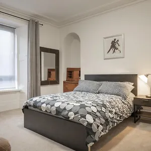 Apartment Hutch 2 Bed, Aberdeen